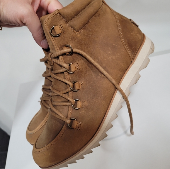 Sorel Tan Leather Boots - Picture 2 of 2